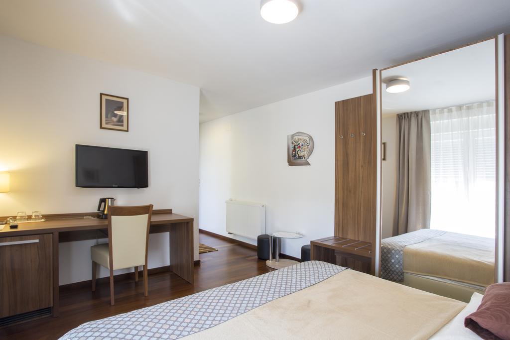 Residence Villa Karda Poreč Exteriör bild
